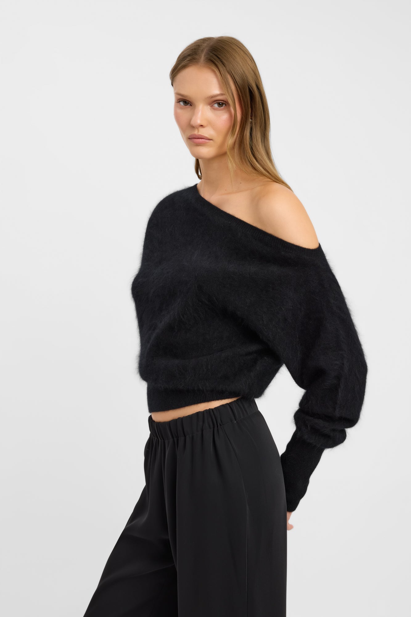 新品 完売 H ONE SHOULDER PULLOVER カットソー One-Shoulder-Pullover - Dunkelbraun - Ladies | H&M DE