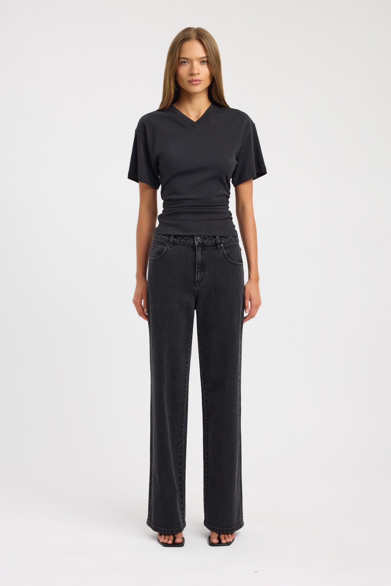 Nova Vee Neck Tee – KOOKAÏ UK