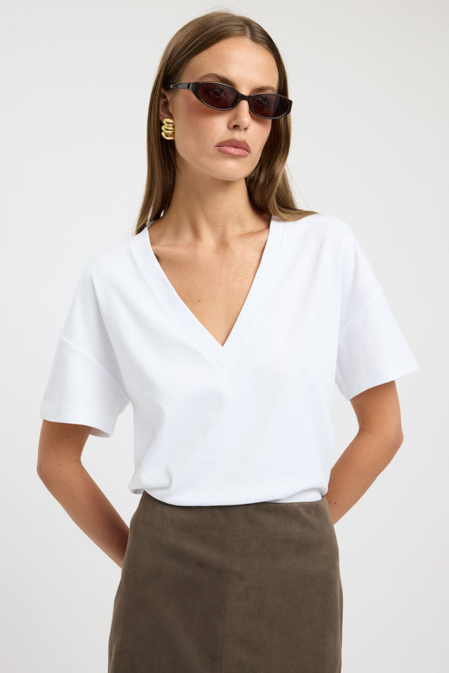 Lani Vee Tee