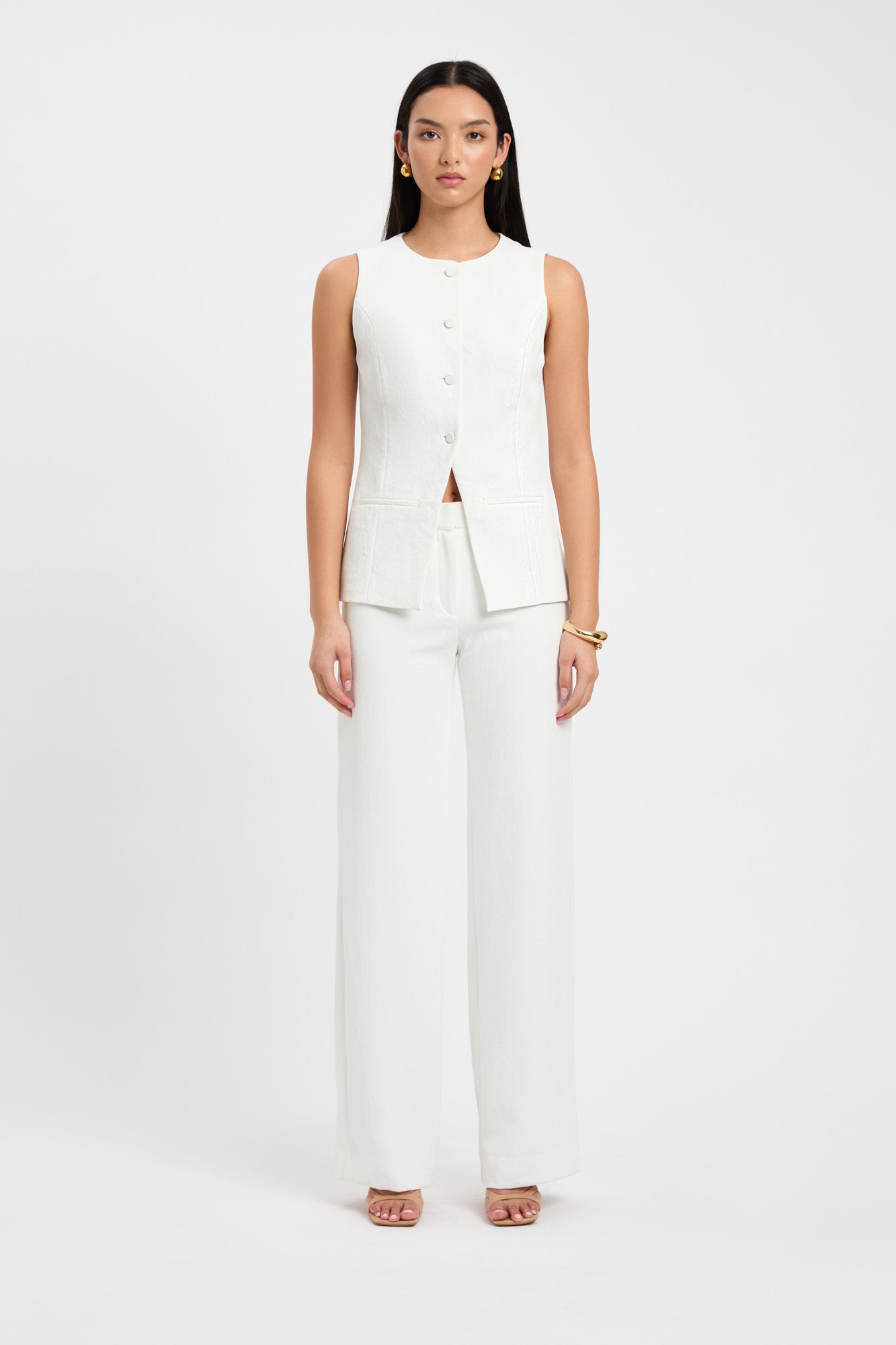 A white vest shop